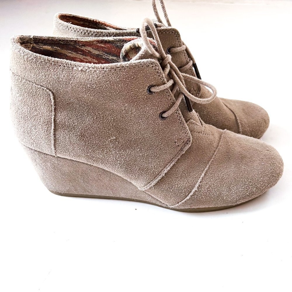 TOMS | Taupe, Desert Wedge Booties, Size 10 - Picture 4 of 10